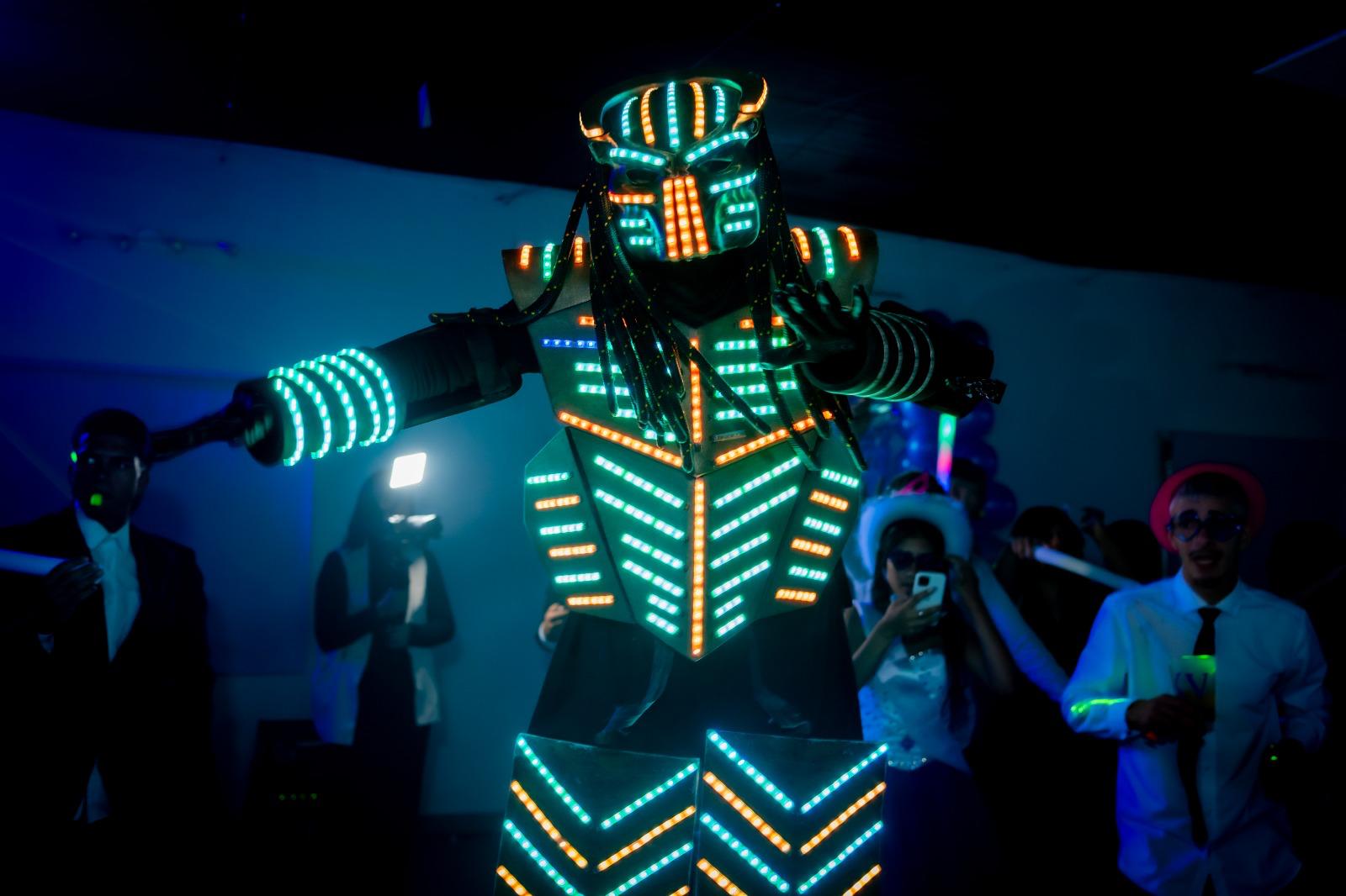 Show de robot y luces